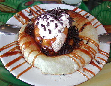Scarpas torta di meli is large enough for two.