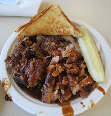 Combination plate with chicken and pulled pork