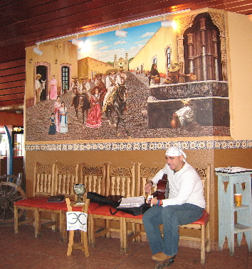 Efrain Castillo has an amazing voice!