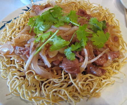 crispy noodles with beef and vegetables.